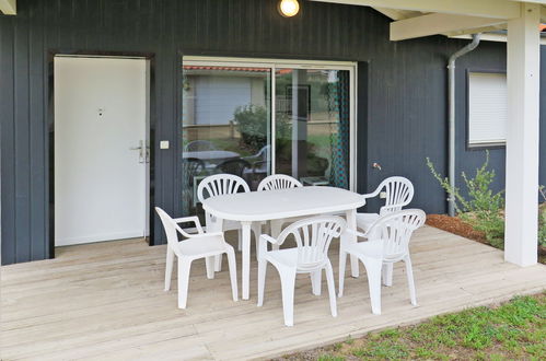 Photo 15 - Maison de 2 chambres à Mimizan avec piscine et jardin