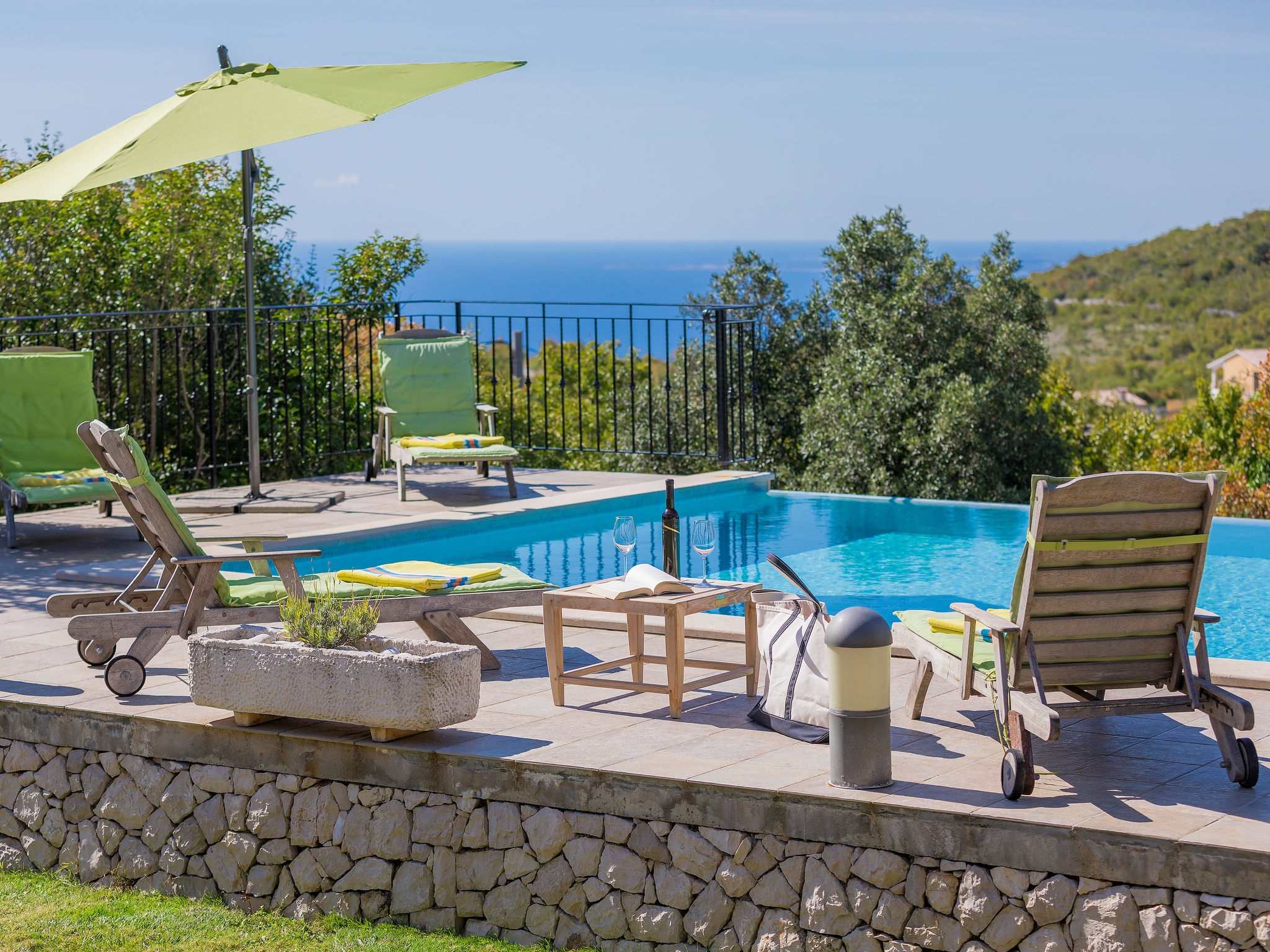 Foto 4 - Casa de 4 habitaciones en Raša con piscina privada y vistas al mar