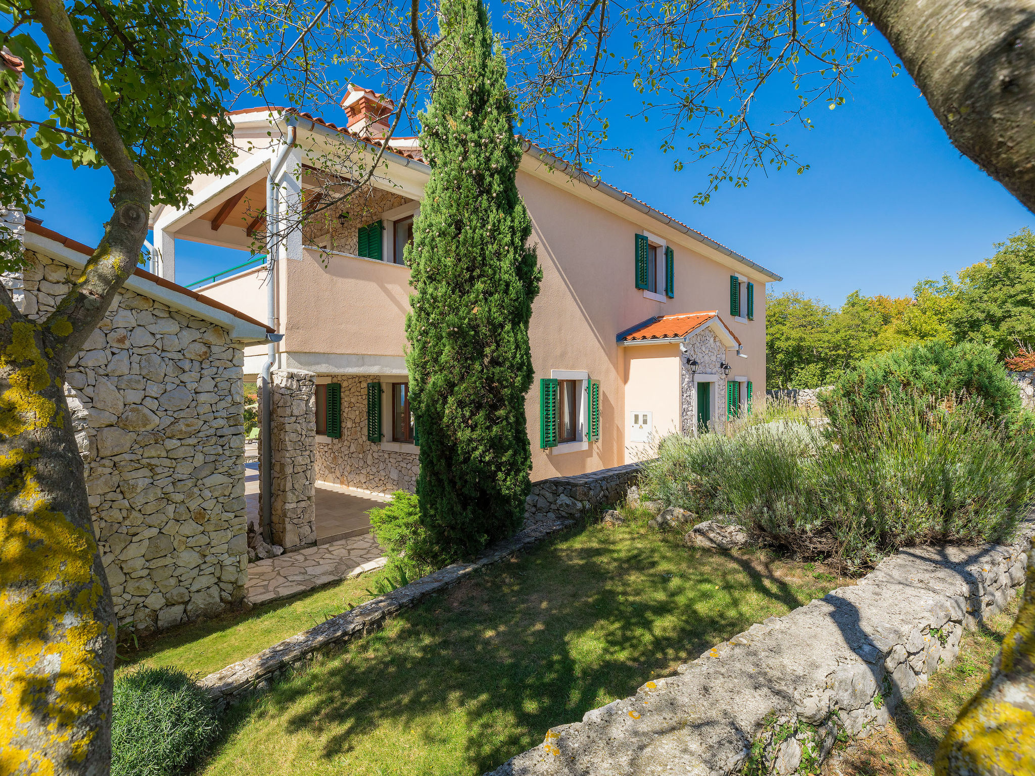 Foto 45 - Casa con 4 camere da letto a Raša con piscina privata e giardino