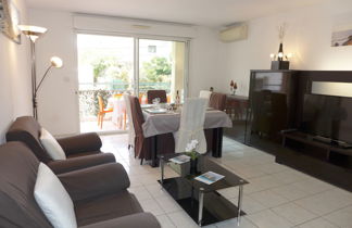 Foto 2 - Apartamento de 2 habitaciones en Fréjus con jardín y vistas al mar