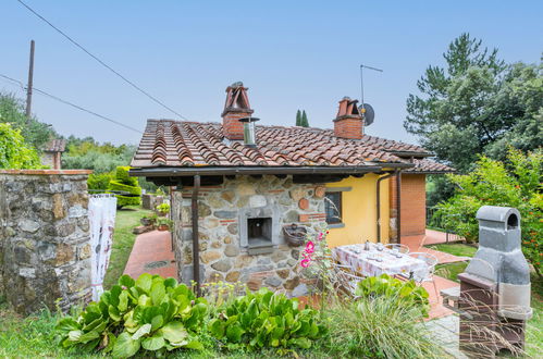 Foto 5 - Casa con 1 camera da letto a Pescia con piscina privata e giardino