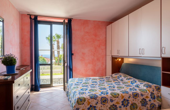 Apartamento de 3 quartos em Cipressa com piscina e jardim - Foto 13