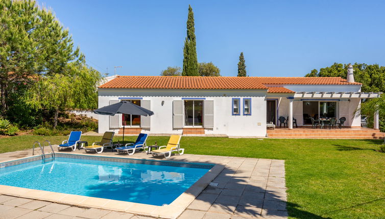 Foto 1 - Casa de 3 quartos em Lagoa com piscina privada e jardim