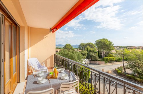 Foto 1 - Apartamento de 2 quartos em Fréjus com vistas do mar