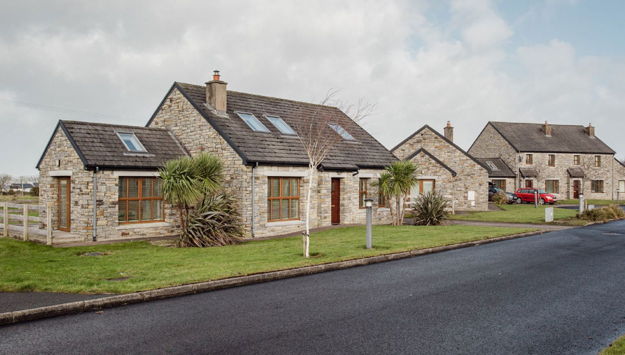 Casa de 4 quartos em Letterkenny - Foto 1