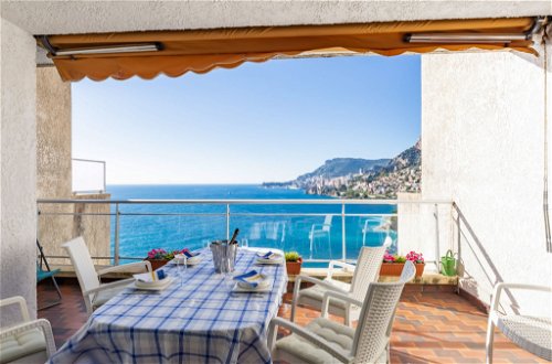 Photo 3 - Appartement de 2 chambres à Roquebrune-Cap-Martin avec piscine et vues à la mer