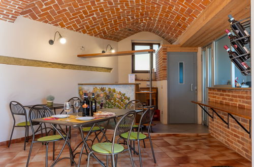 Photo 19 - 3 bedroom Apartment in Cossombrato with swimming pool and garden