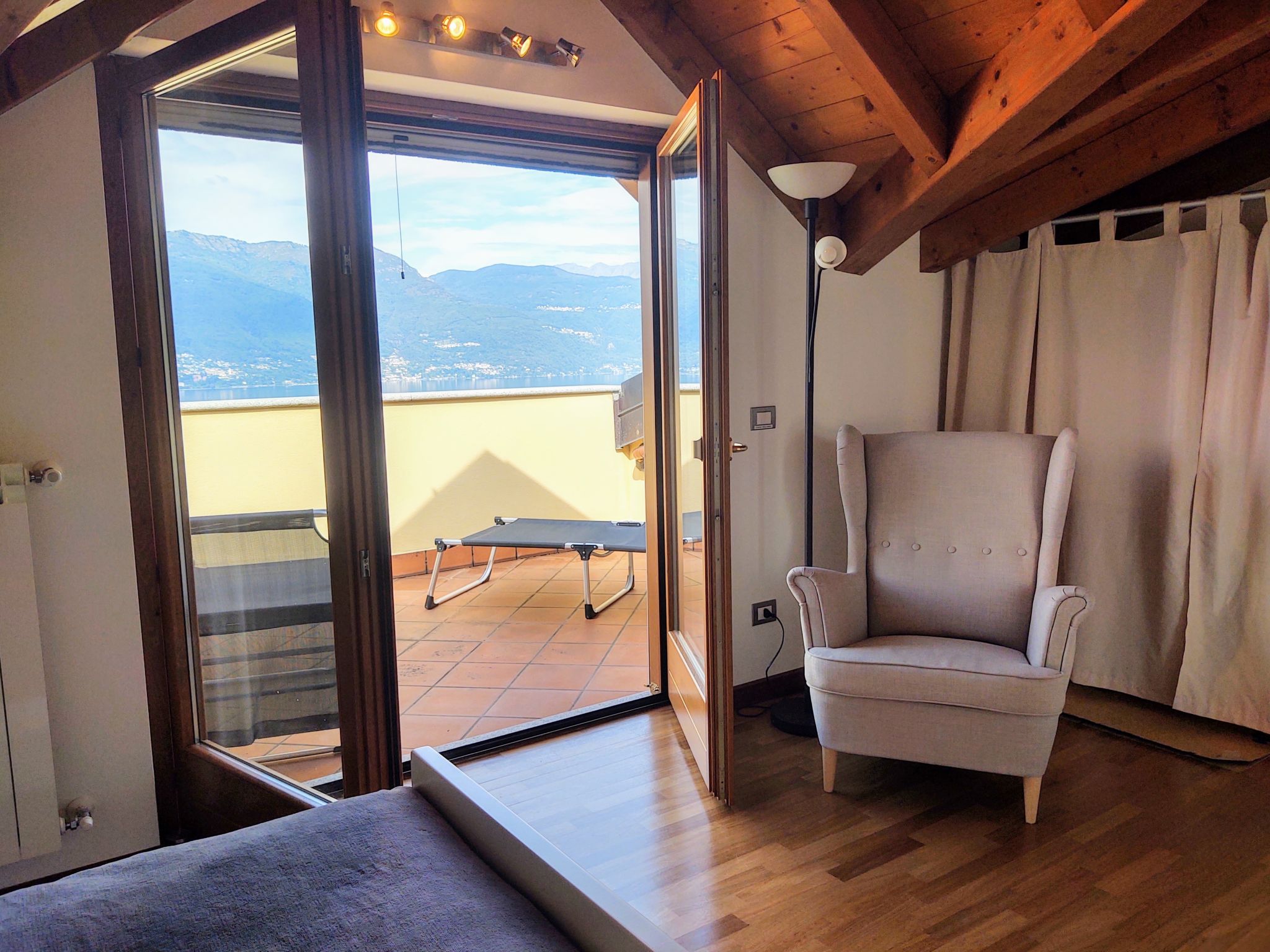 Foto 16 - Appartamento con 2 camere da letto a Porto Valtravaglia con piscina e vista sulle montagne