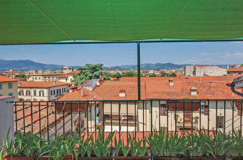 Foto 6 - Appartamento con 3 camere da letto a Firenze con terrazza