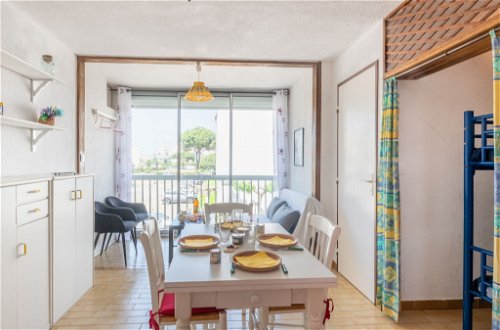 Foto 9 - Apartamento de 2 habitaciones en Le Grau-du-Roi con vistas al mar