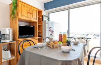 Photo 3 - 1 bedroom Apartment in Canet-en-Roussillon with terrace and sea view