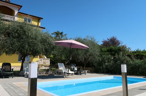 Photo 2 - 2 bedroom Apartment in Labin with private pool and garden