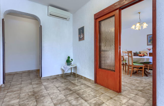 Apartamento de 2 quartos em Labin com piscina privada e jardim - Foto 32