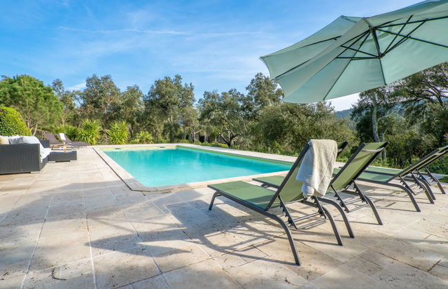 Casa de 5 quartos em La Môle com piscina privada e jardim - Foto 34