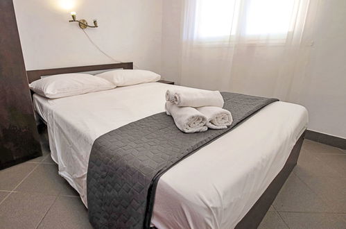 Foto 8 - Appartamento con 4 camere da letto a Korčula con piscina e terrazza