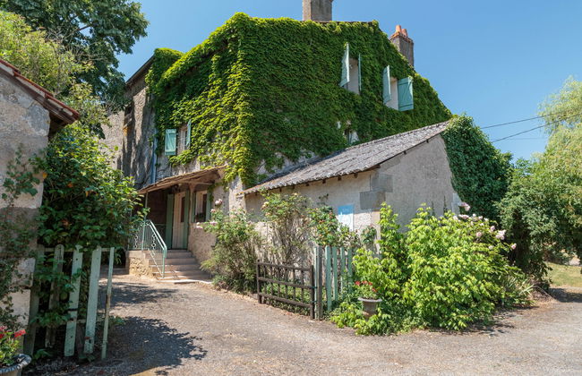 Casa de 5 quartos em Bourg-Archambault com piscina privada e jardim - Foto 1