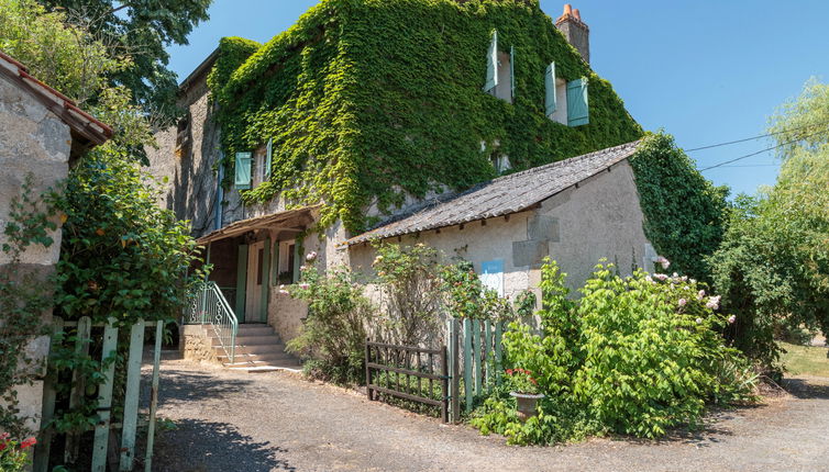 Foto 1 - Casa con 4 camere da letto a Bourg-Archambault con piscina privata e giardino