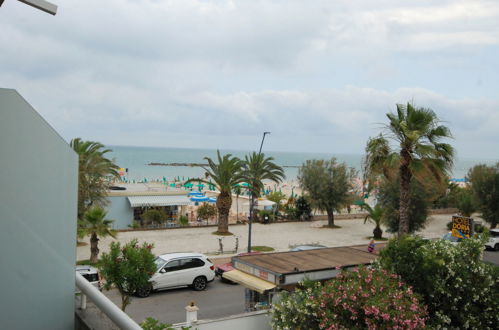 Foto 15 - Appartamento con 1 camera da letto a San Benedetto del Tronto con vista mare