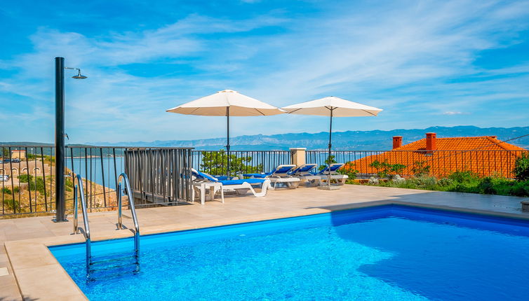 Photo 1 - Maison de 3 chambres à Vrbnik avec piscine privée et jardin