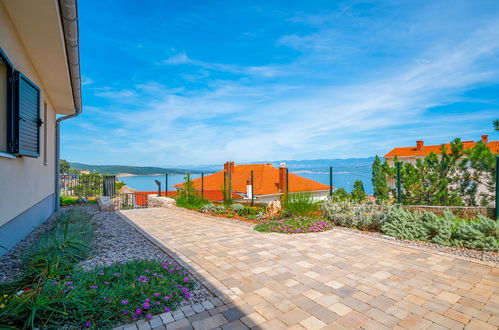 Photo 12 - Maison de 3 chambres à Vrbnik avec piscine privée et jardin