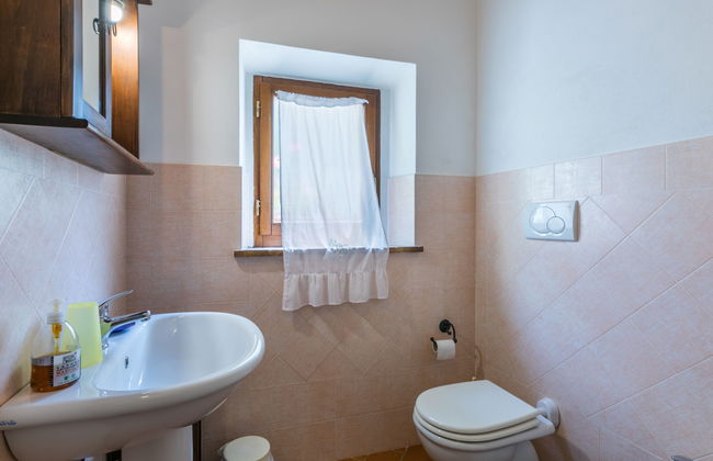 4 bedroom Apartment in Castelnuovo di Val di Cecina with swimming pool and garden - Photo 26