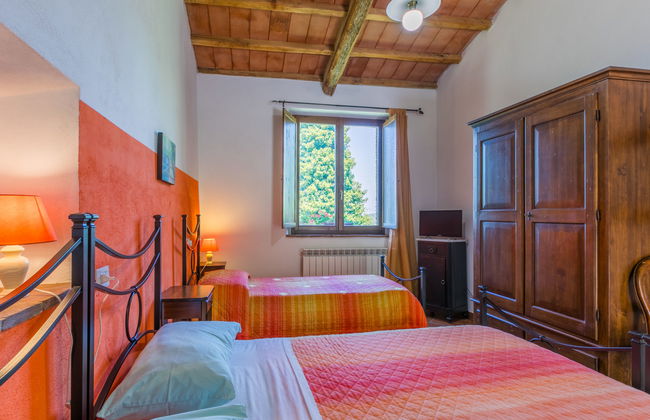 4 bedroom Apartment in Castelnuovo di Val di Cecina with swimming pool and garden - Photo 21