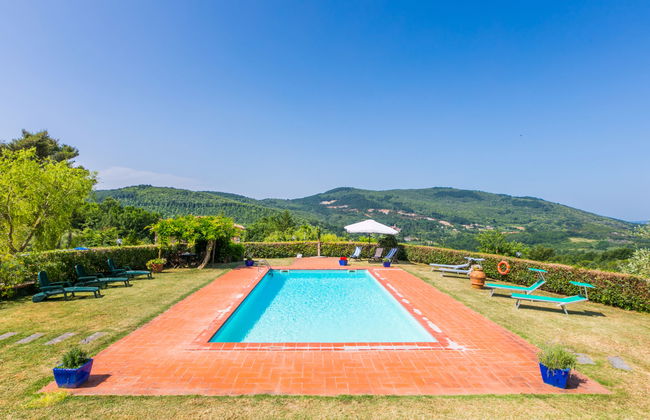 4 bedroom Apartment in Castelnuovo di Val di Cecina with swimming pool and garden - Photo 32
