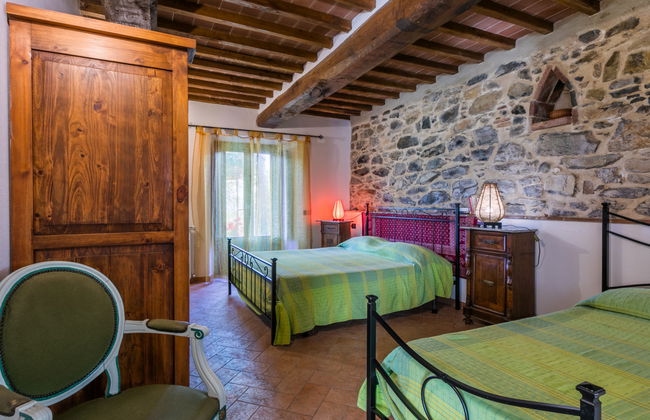 4 bedroom Apartment in Castelnuovo di Val di Cecina with swimming pool and garden - Photo 11