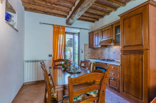 Foto 4 - Apartment mit 3 Schlafzimmern in Castelnuovo di Val di Cecina mit schwimmbad und garten