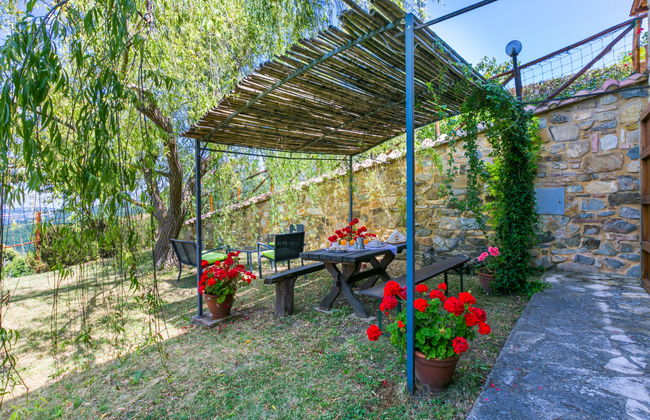4 bedroom Apartment in Castelnuovo di Val di Cecina with swimming pool and garden - Photo 39