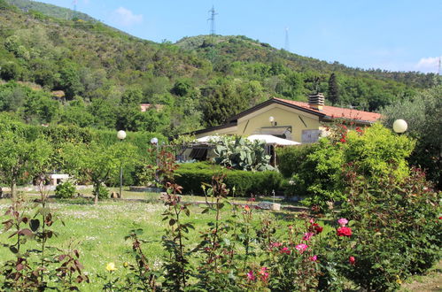 Photo 2 - Maison de 2 chambres à Sestri Levante avec piscine privée et jardin