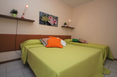 Foto 8 - Apartamento de 1 habitación en Lignano Sabbiadoro con jardín