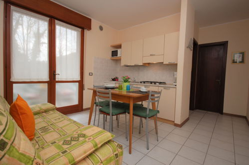 Foto 3 - Appartamento con 1 camera da letto a Lignano Sabbiadoro con vista mare