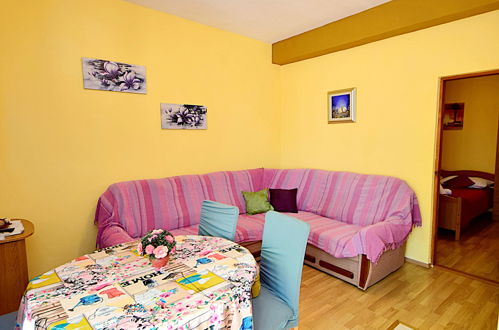 Foto 15 - Casa con 2 camere da letto a Makarska con terrazza e vista mare