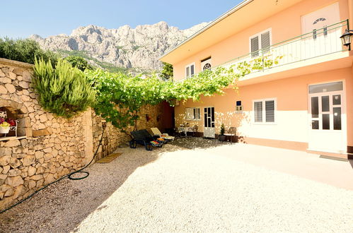 Foto 1 - Casa con 2 camere da letto a Makarska con terrazza e vista mare