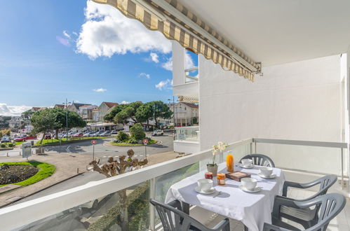 Photo 2 - Appartement de 3 chambres à Royan avec terrasse et vues à la mer