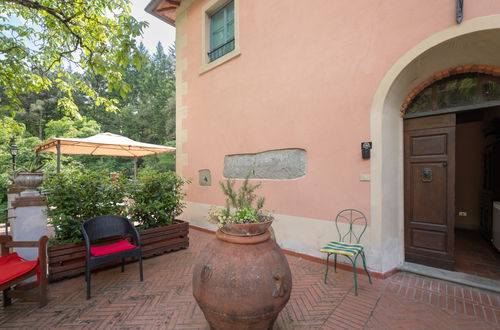 Foto 8 - Apartment mit 1 Schlafzimmer in Loro Ciuffenna mit schwimmbad und garten