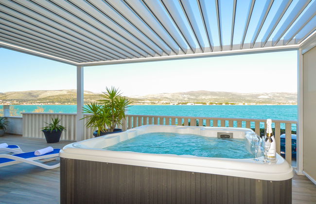 Apartamento de 4 quartos em Trogir com piscina e jardim - Foto 3