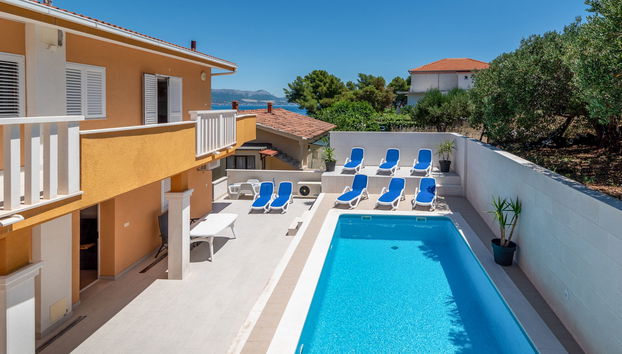 Appartamento con 4 camere da letto a Trogir con piscina e giardino - Foto 2