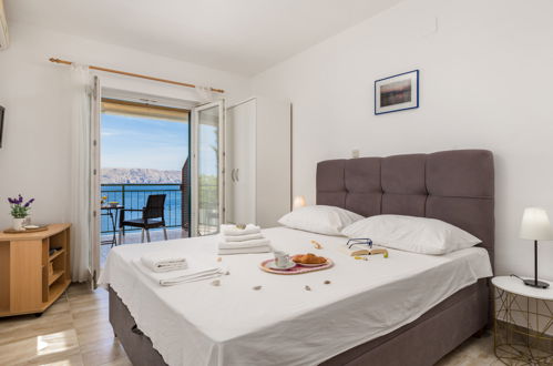 Foto 3 - Apartamento en Senj con piscina y vistas al mar
