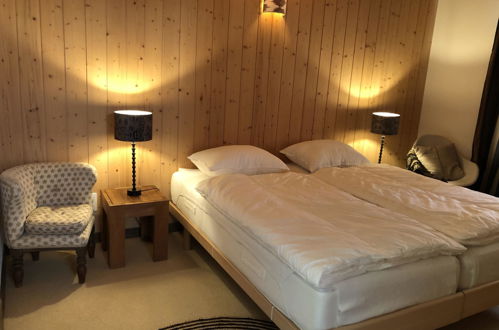 Foto 23 - Appartamento con 4 camere da letto a Saanen