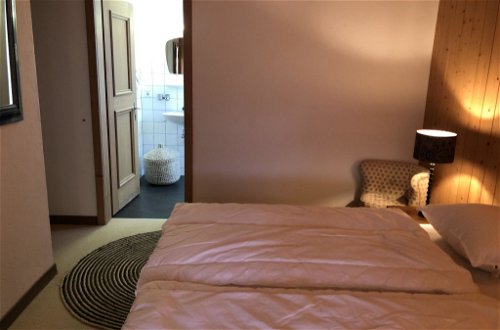 Foto 25 - Appartamento con 4 camere da letto a Saanen