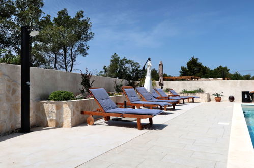 Foto 8 - Casa con 4 camere da letto a Sebenico con piscina privata e vista mare