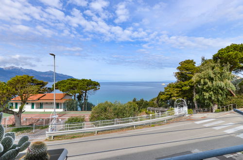 Photo 22 - Appartement de 3 chambres à Portoferraio avec jardin et vues à la mer