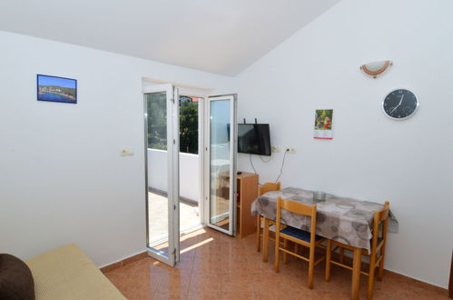 Foto 4 - Apartamento de 1 quarto em Stari Grad com jardim