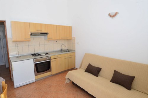 Foto 12 - Appartamento con 1 camera da letto a Stari Grad con vista mare