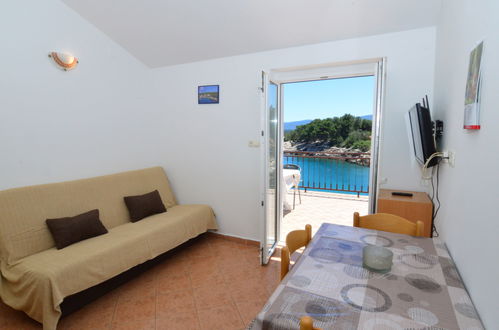 Foto 9 - Appartamento con 1 camera da letto a Stari Grad con vista mare