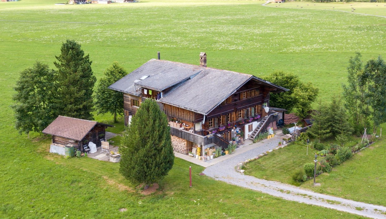 2 bedroom Apartment in Lenk with garden - Photo 1
