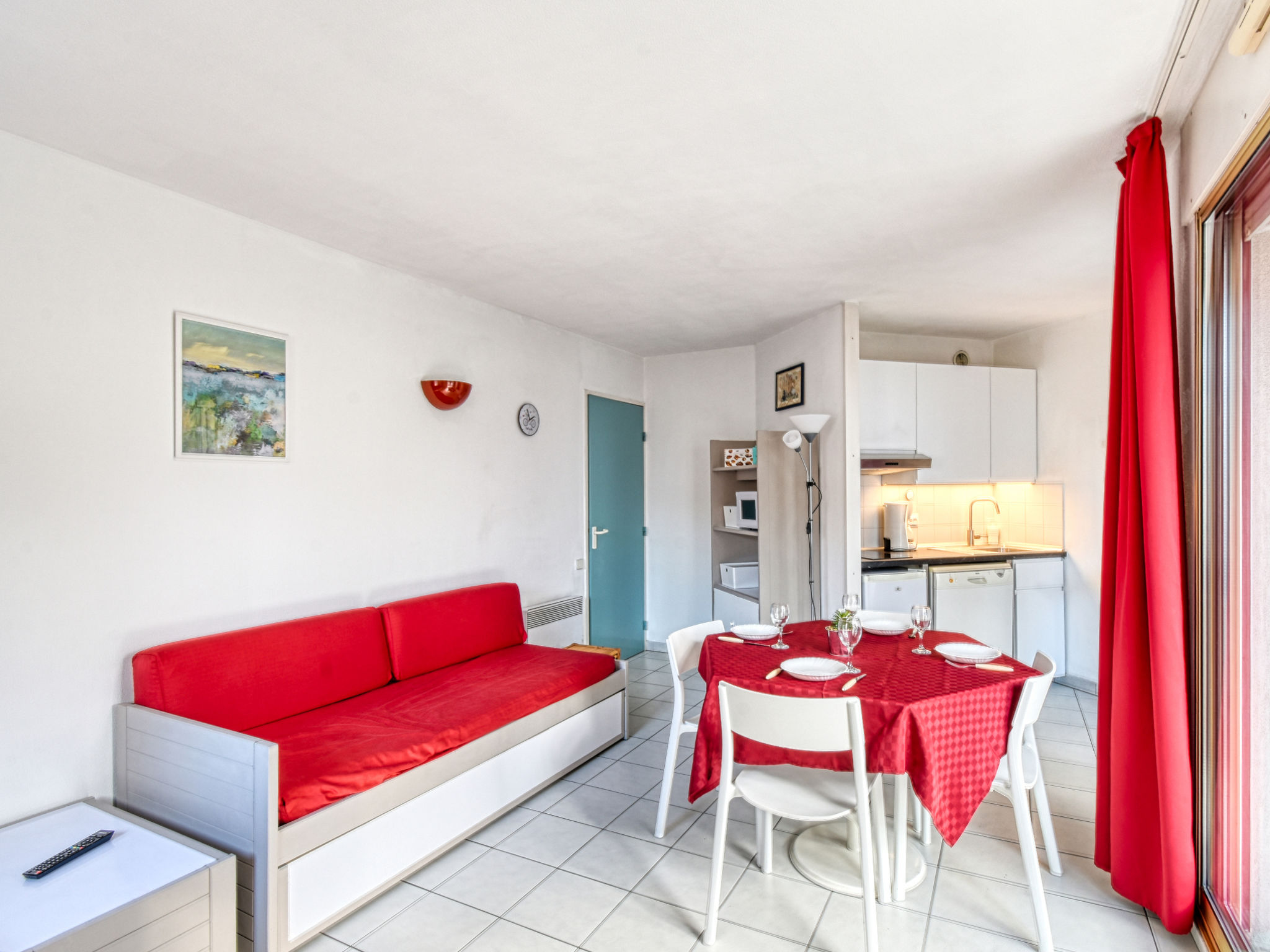 Foto 8 - Appartamento con 1 camera da letto a Fréjus con piscina e vista mare