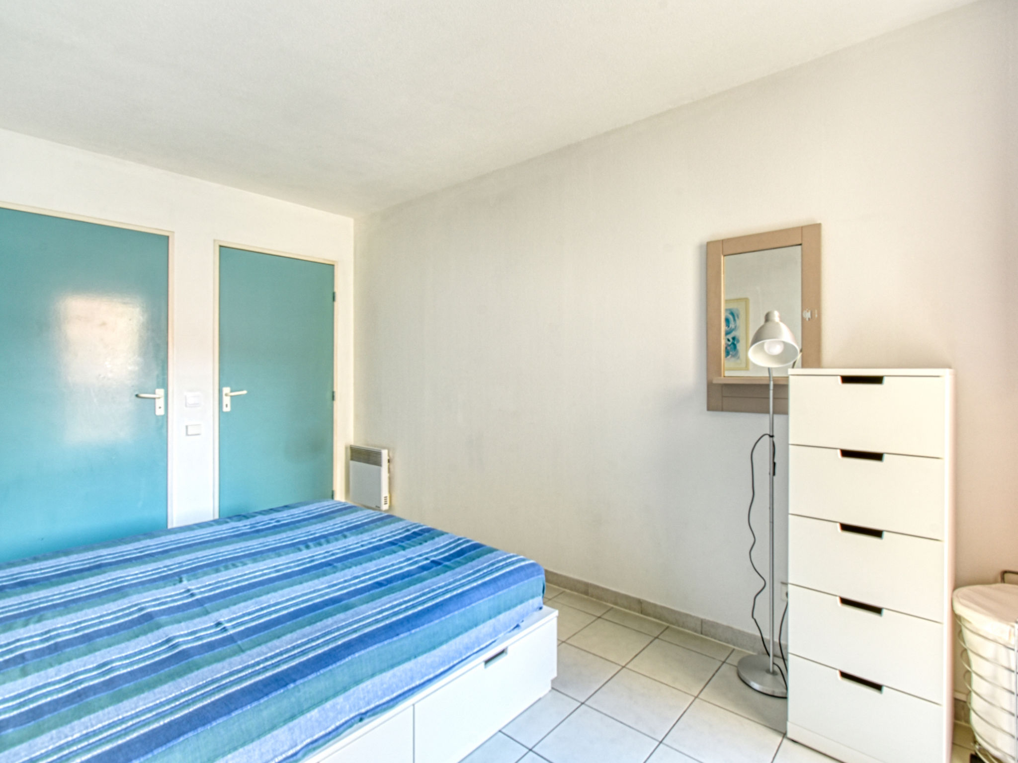 Foto 10 - Appartamento con 1 camera da letto a Fréjus con piscina e vista mare